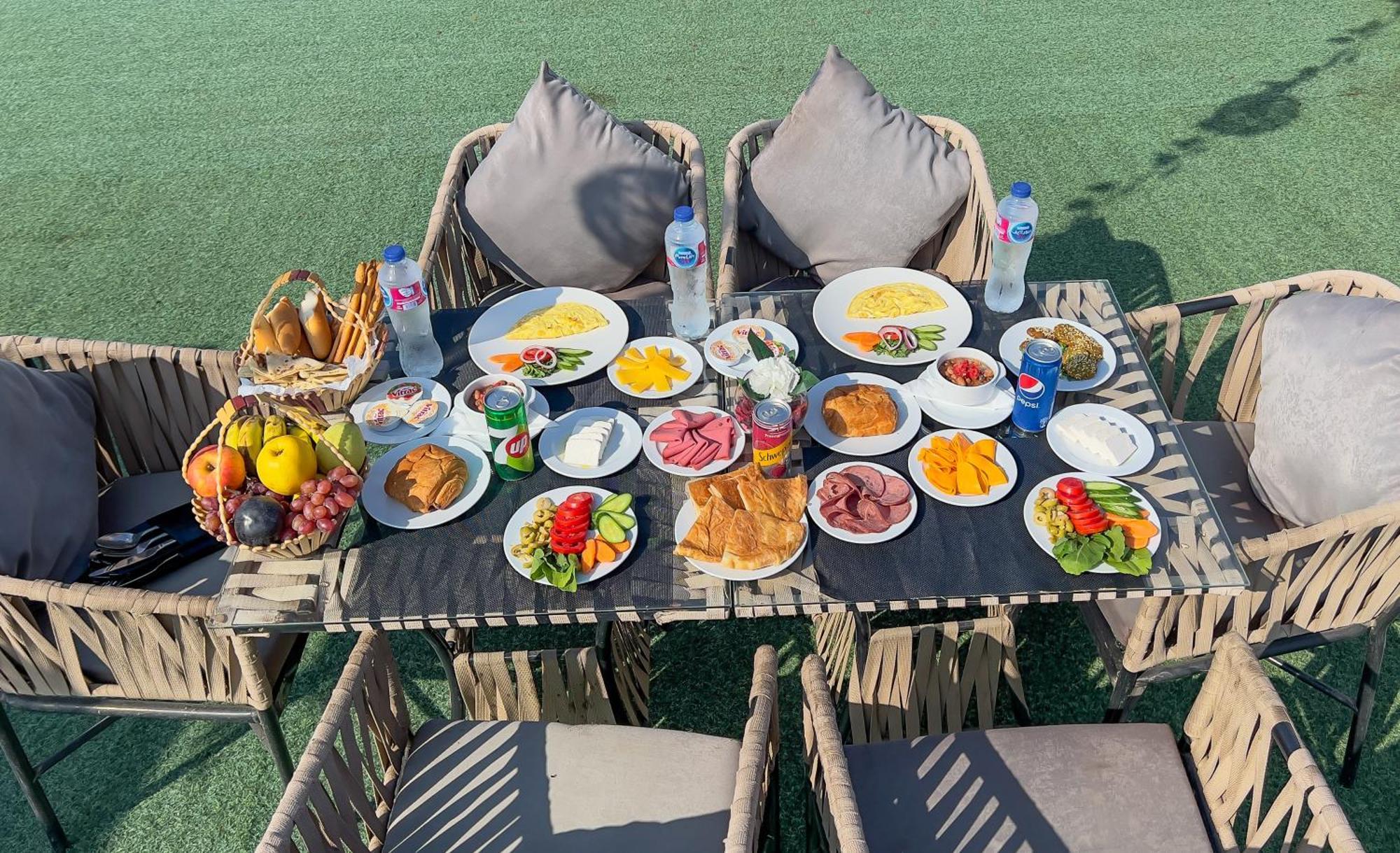 Master Pyramids Hotel Al Kawm al Akhdar エクステリア 写真