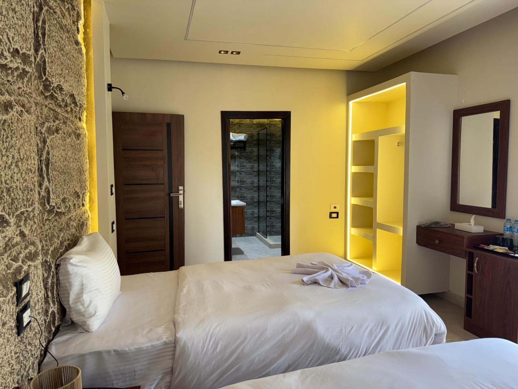 Master Pyramids Hotel Al Kawm al Akhdar エクステリア 写真